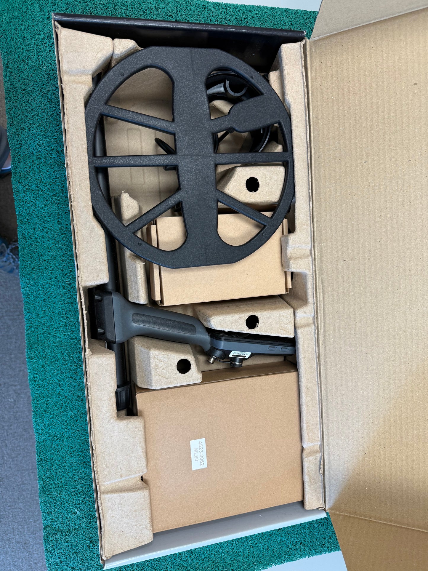 Open Box Minelab Equinox 800 Metal Detector – Used Once, Full Warranty, Complete Kit