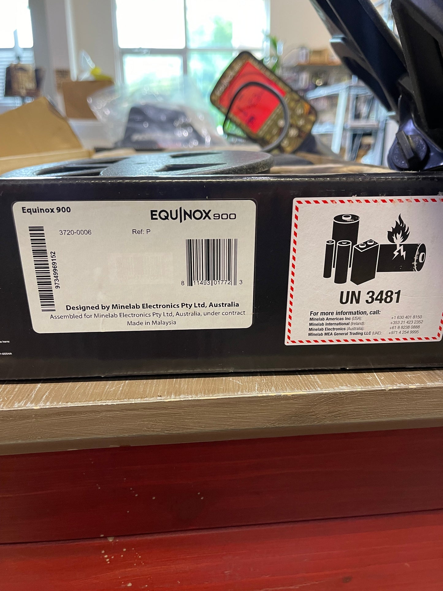 Dealer Trade Minelab Equinox 900 - Includes Two Coils, Wireless Headphones