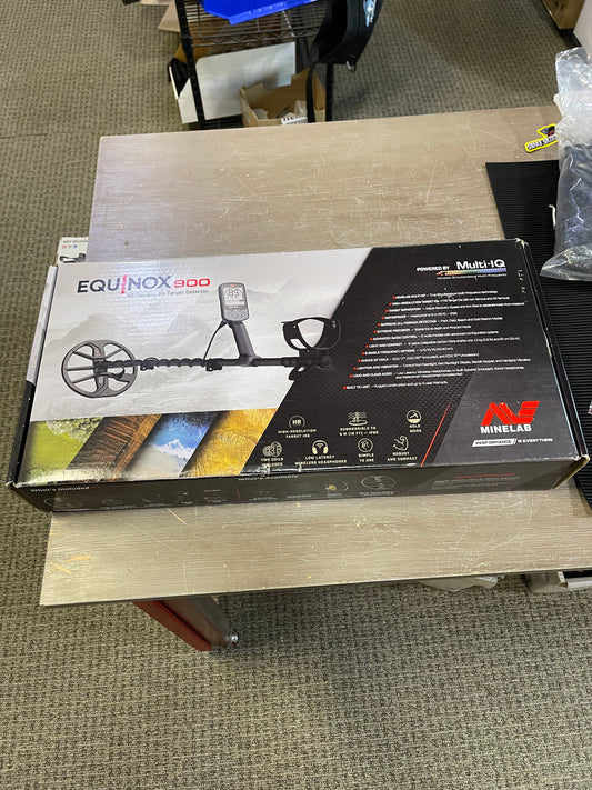 Dealer Trade Minelab Equinox 900 - Includes Two Coils, Wireless Headphones