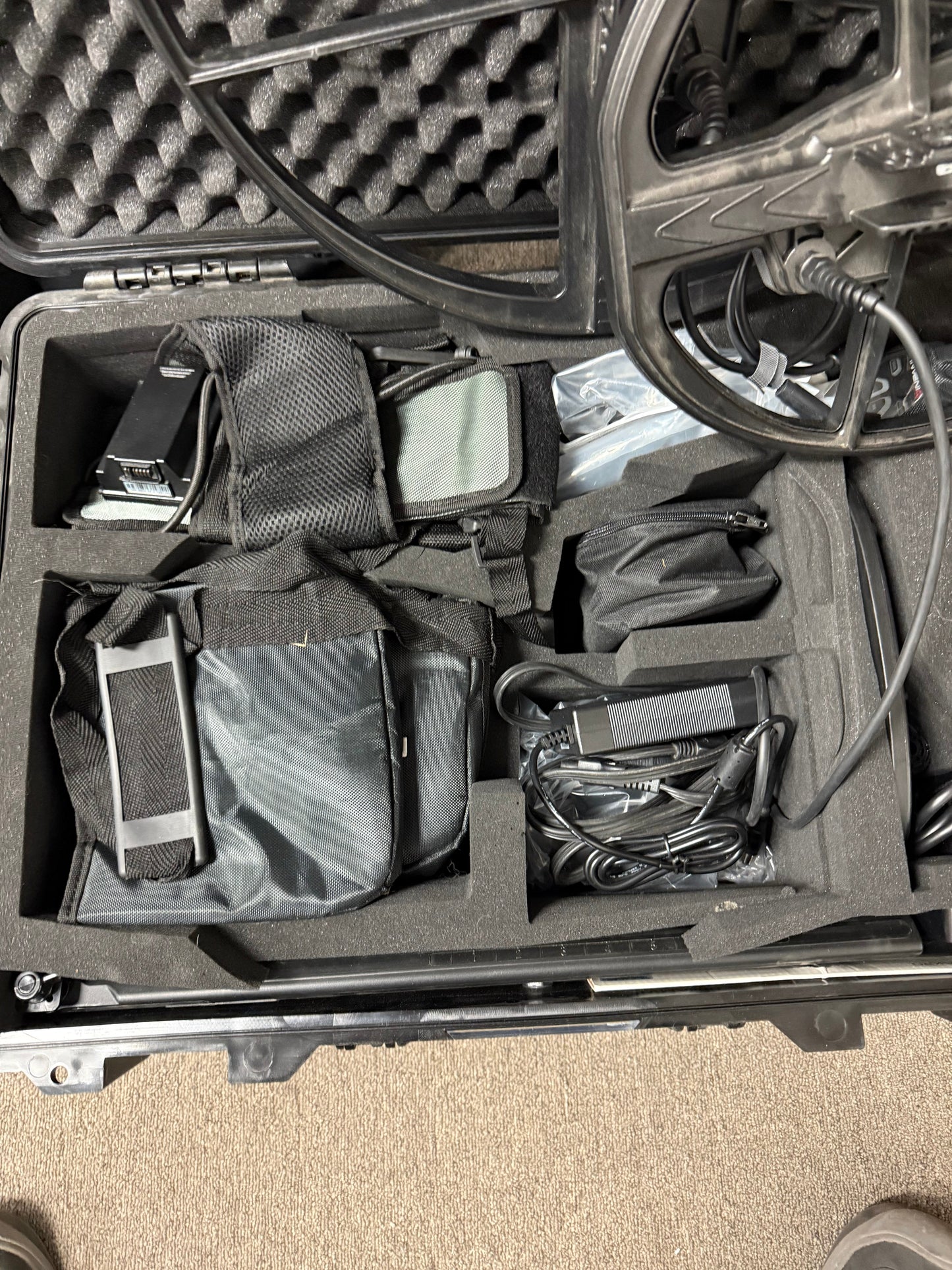 Invenio Pro Pack Smart Metal Detector and 3D Imaging System (shop demo)