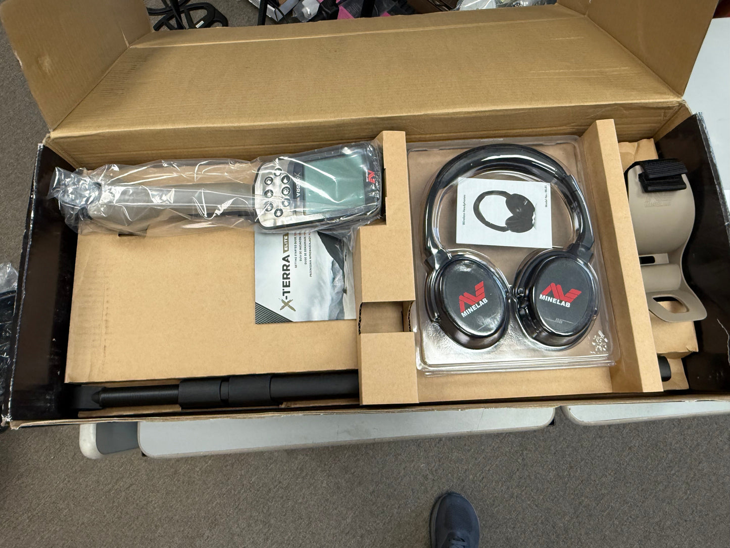 Used Minelab X-TERRA Elite Expedition Package - Open Box Return - Full Warranty